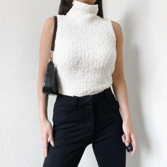 Sleeveless Turtleneck Knit Sweaters